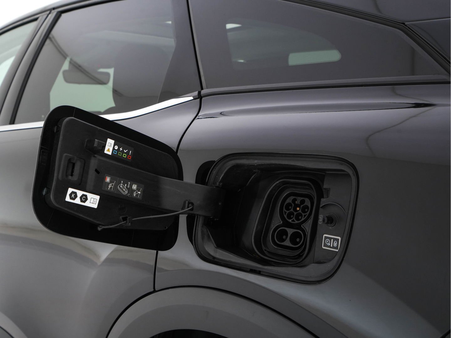 Citroën Ë-C4 Feel 50 kWh [ 3-Fase-11kW ] (INCL-BTW) *PANO | HEAD-UP | LEATHER-FABRIC | FULL-LED | DIGI-COCKPIT | BLINDSPOT | CARPLAY | COMFORT-SEATS | ECC | LANE-ASSIST | KEYLESS | PDC | CRUISE | DAB  | CCS-FASTLOADER | 18''ALU*