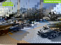 BMW 3 Serie - 318i High Executive|Camera|Stoelverwarming|Schuif-/ kanteldak|Trekhaak