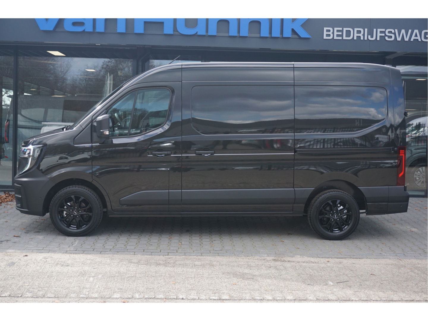 Renault Master T35 170PK L2H2 Black Edition BPM VRIJ!! 10" R-Link Navi, Camera, LED, 17" LM Velgen!!!! Nr. 856