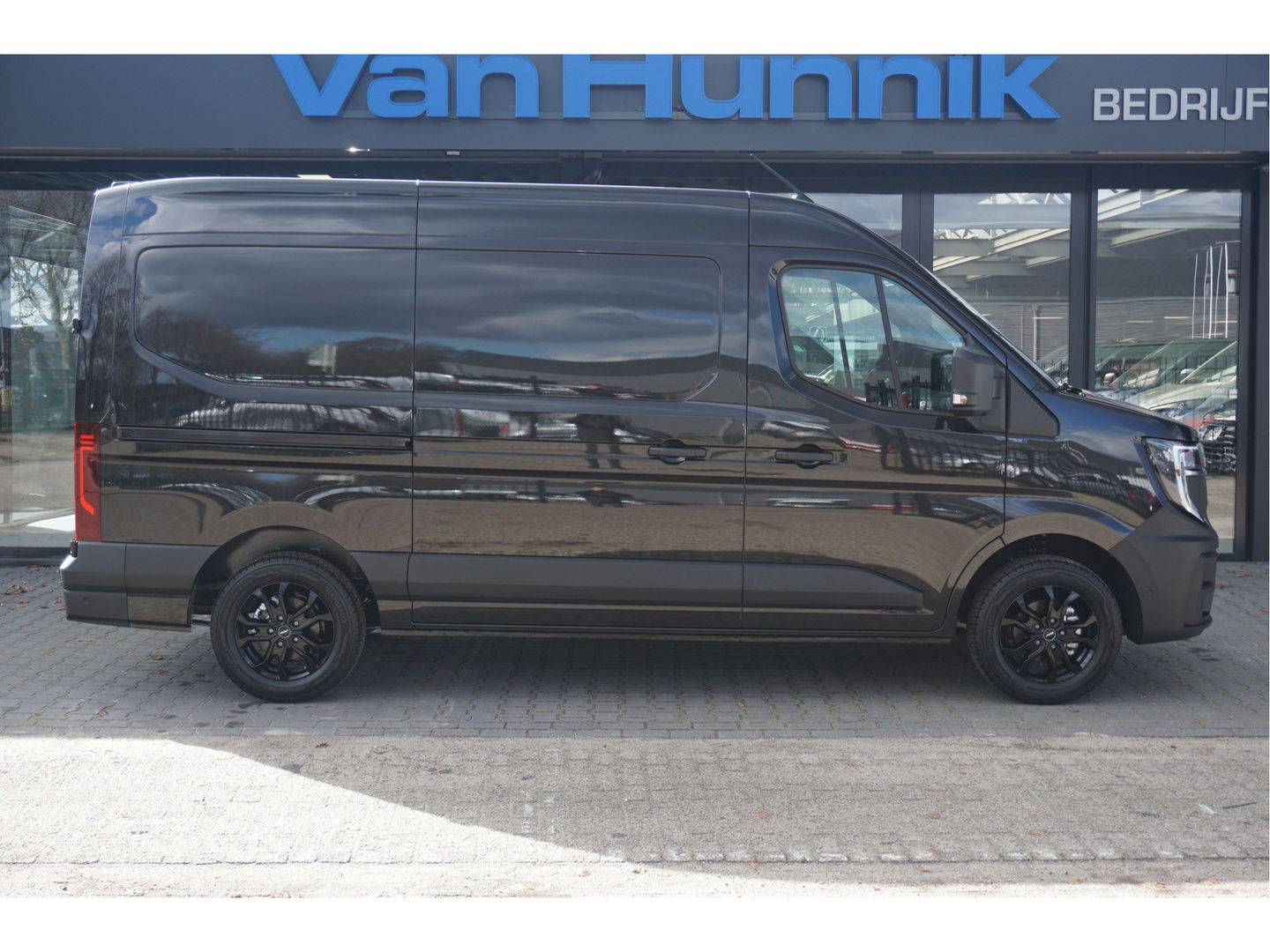 Renault Master T35 170PK L2H2 Black Edition BPM VRIJ!! 10" R-Link Navi, Camera, LED, 17" LM Velgen!!!! Nr. 856