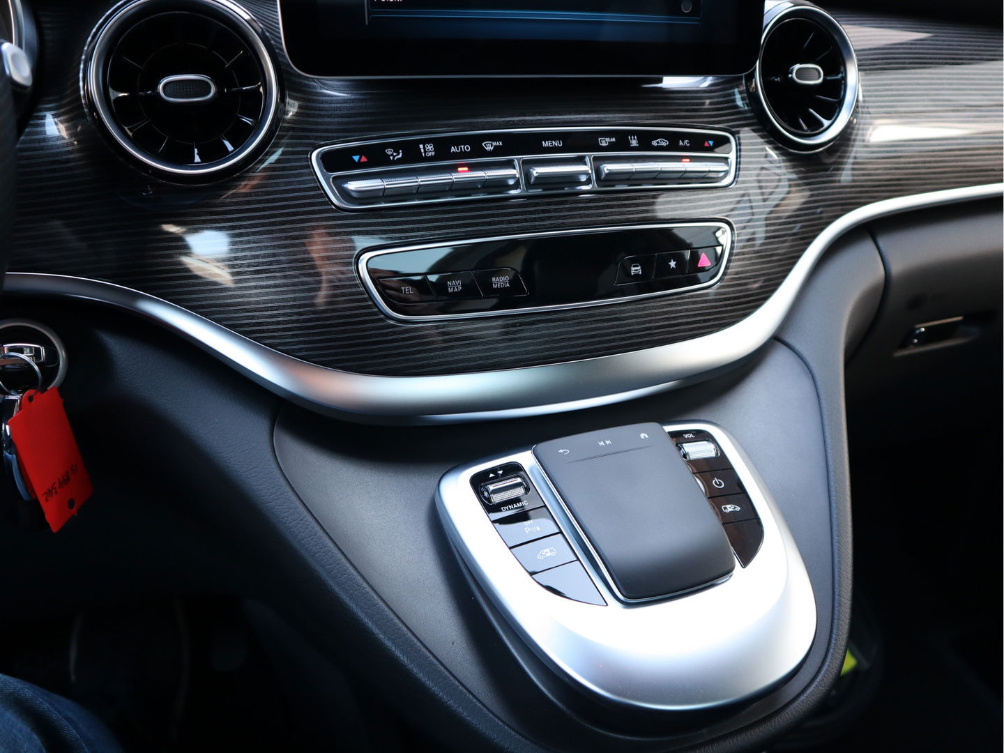 Mercedes-Benz EQV 300 90kWh SoH 96,2 % Lang L2 - 8 Persoons - PANO - Leder - Veel opties