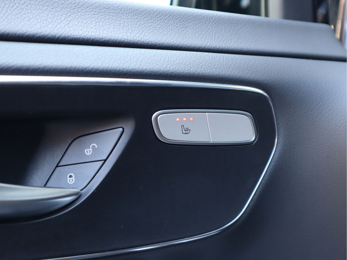 Mercedes-Benz EQV 300 90kWh SoH 96,2 % Lang L2 - 8 Persoons - PANO - Leder - Veel opties