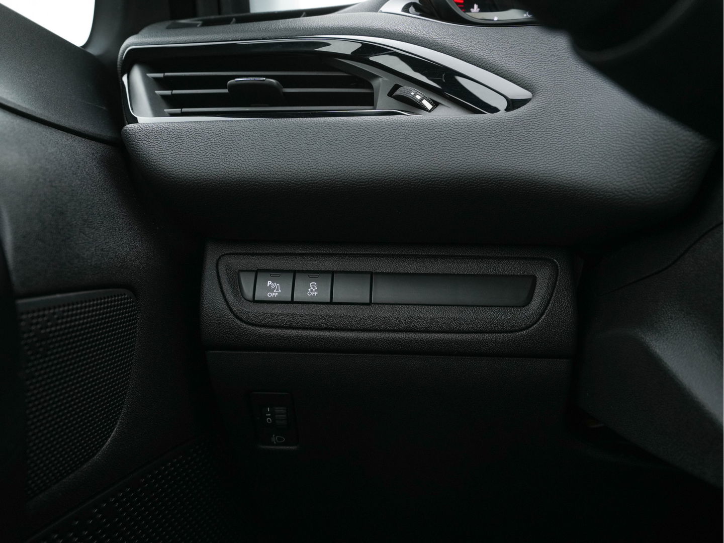 Peugeot 208 1.2 PureTech Blue Lion *AIRCO | NAVI-FULLMAP | COMFORTSEATS | CRUISE | PDC*