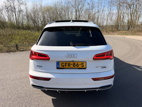 Audi Q5 55 TFSI Plug-in SOH 98% Hybride Quattro 300PK Competition S-Line Panoramadak Led-Xenon