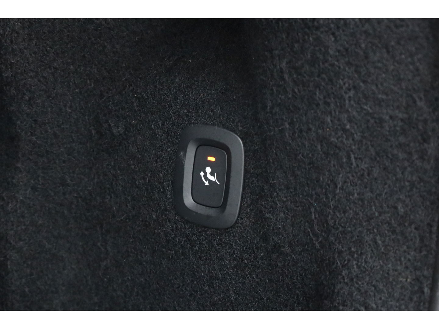 Volvo XC60 2.0 T6 Plug-in hybrid AWD Plus Dark | SOH 99.3% | ACC | 360 Camera | Blis | elek. trekhaak | H&K Audio | Pano-dak |