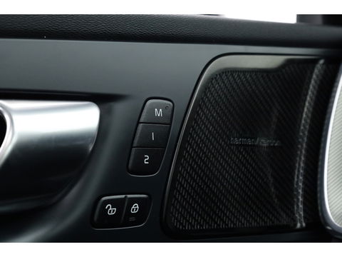 Volvo XC60 2.0 T6 Plug-in hybrid AWD Plus Dark | SOH 99.3% | ACC | 360 Camera | Blis | elek. trekhaak | H&K Audio | Pano-dak |