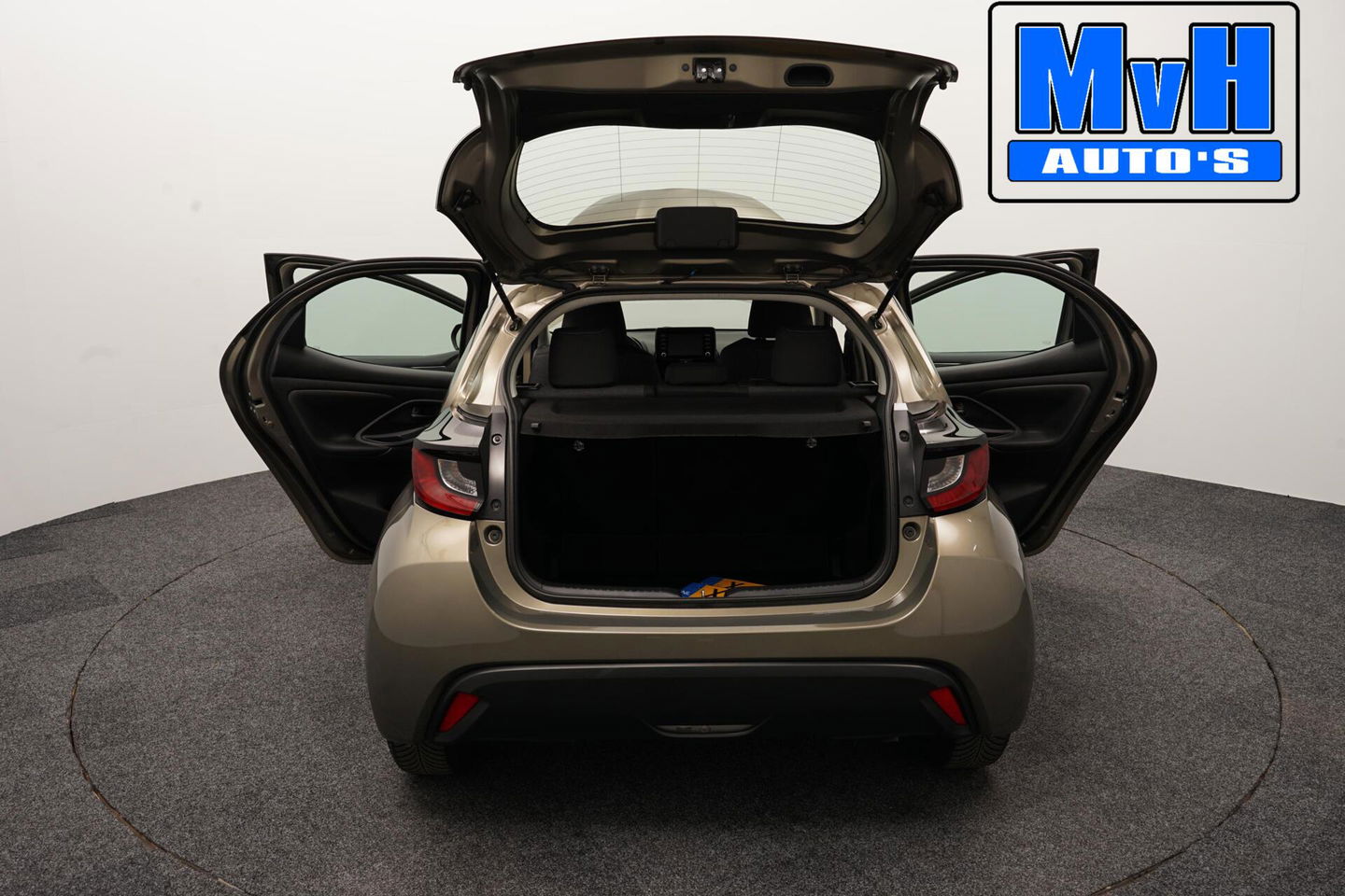 Toyota Yaris 1.5 VVT-i Active|CAMERA|ADAP.CRUISE|CARPLAY|NAP