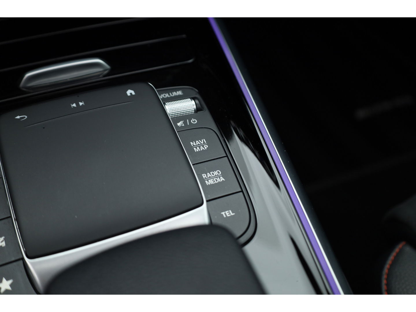 Mercedes-Benz EQA 250 Business Solution AMG 67 kWh | SOH 95.5% | Dig. Cockpit | Pano | Elek. Trekhaak | Stoelverw. | Adapt. Cruise | Camera | 18''