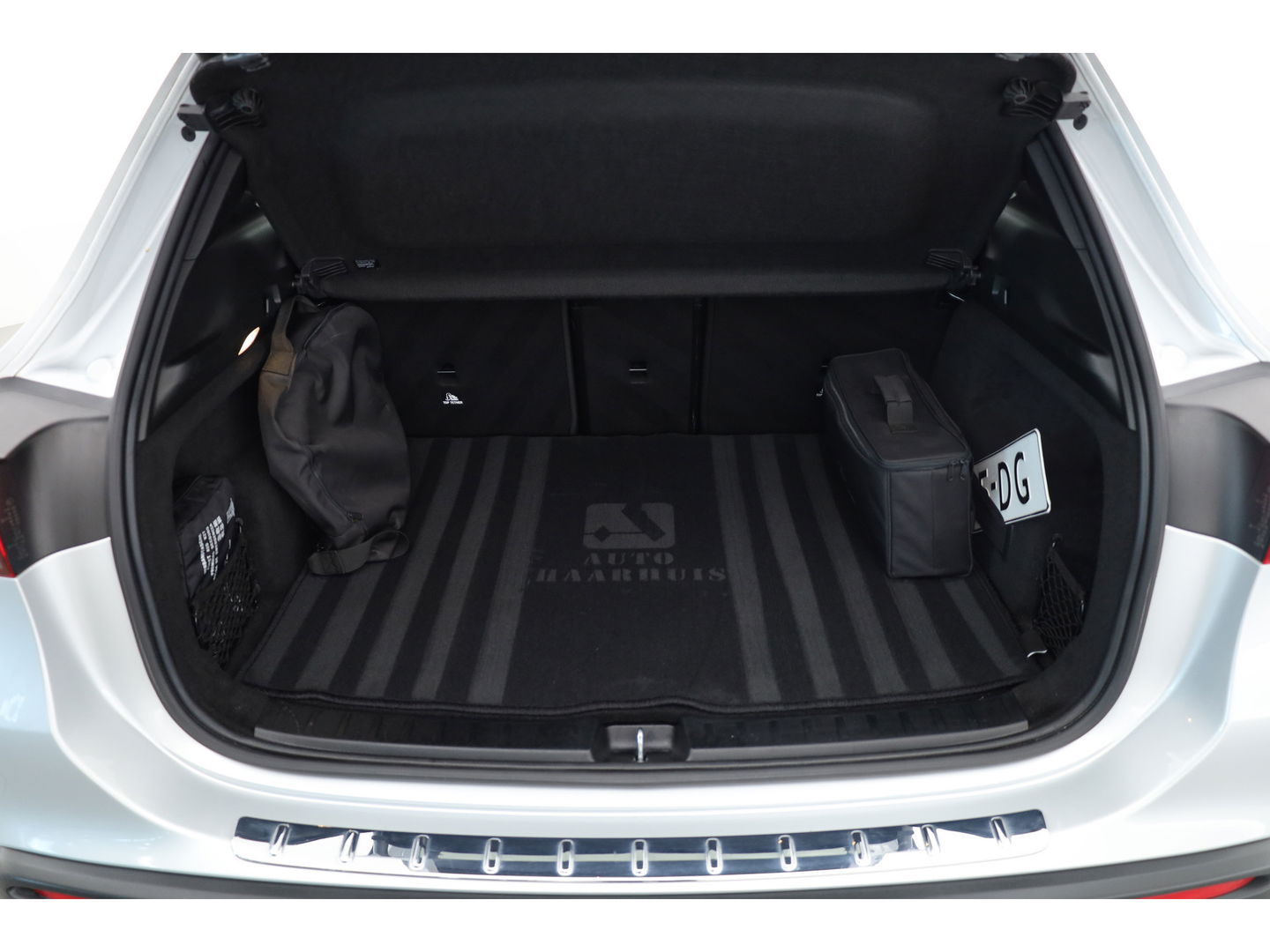 Mercedes-Benz EQA 250 Business Solution AMG 67 kWh | SOH 95.5% | Dig. Cockpit | Pano | Elek. Trekhaak | Stoelverw. | Adapt. Cruise | Camera | 18''