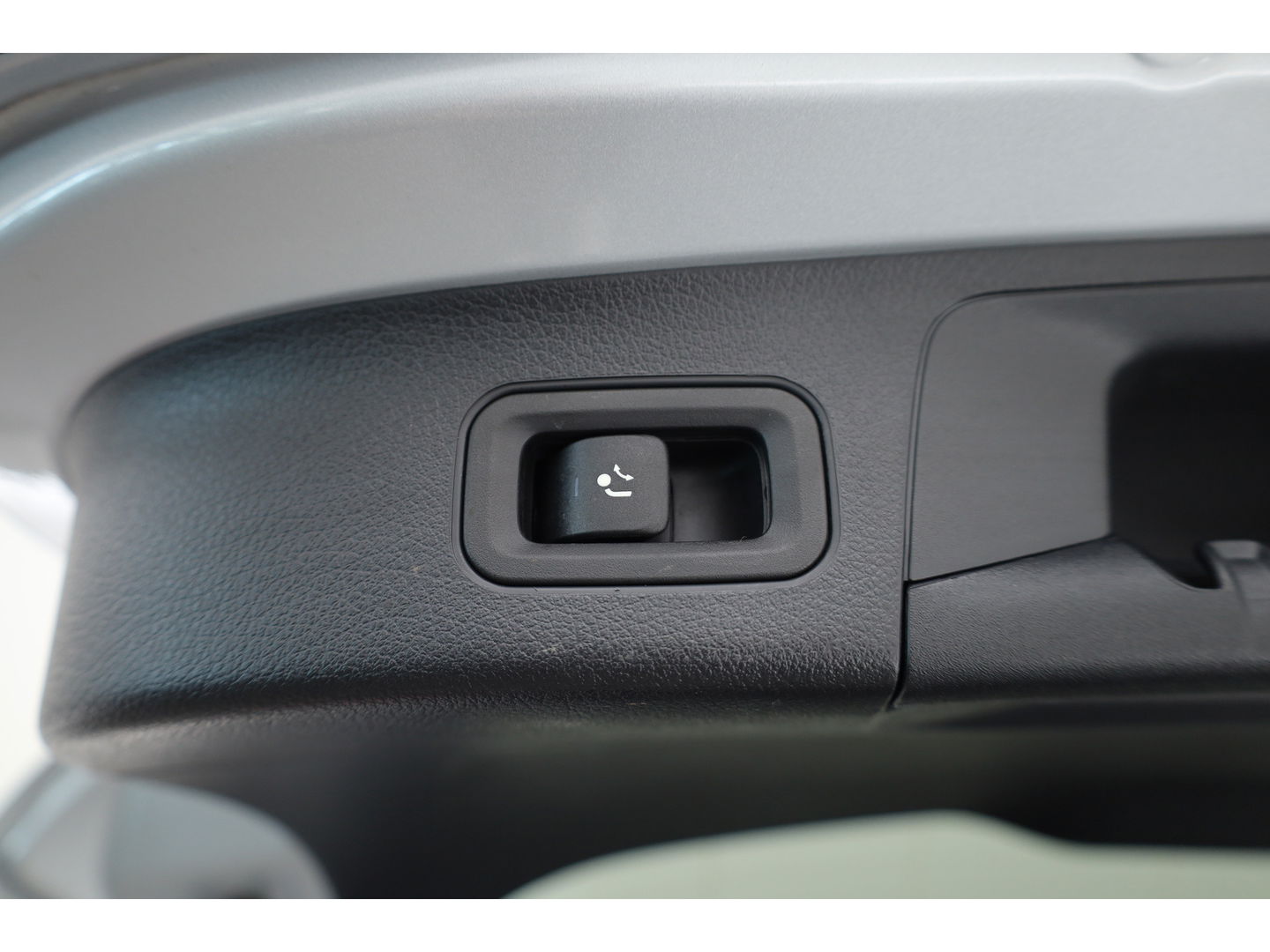 Mercedes-Benz EQA 250 Business Solution AMG 67 kWh | SOH 95.5% | Dig. Cockpit | Pano | Elek. Trekhaak | Stoelverw. | Adapt. Cruise | Camera | 18''