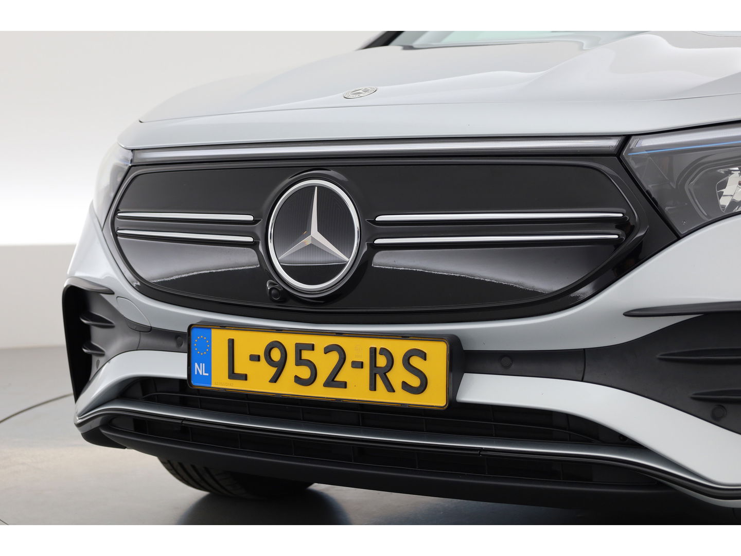 Mercedes-Benz EQA 250 Business Solution AMG 67 kWh | SOH 95.5% | Dig. Cockpit | Pano | Elek. Trekhaak | Stoelverw. | Adapt. Cruise | Camera | 18''