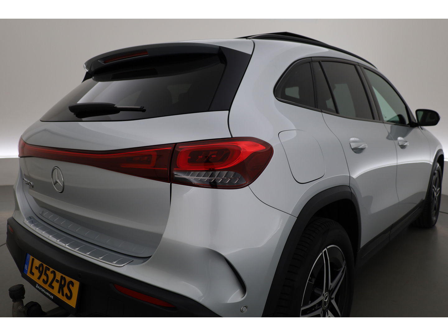 Mercedes-Benz EQA 250 Business Solution AMG 67 kWh | SOH 95.5% | Dig. Cockpit | Pano | Elek. Trekhaak | Stoelverw. | Adapt. Cruise | Camera | 18''