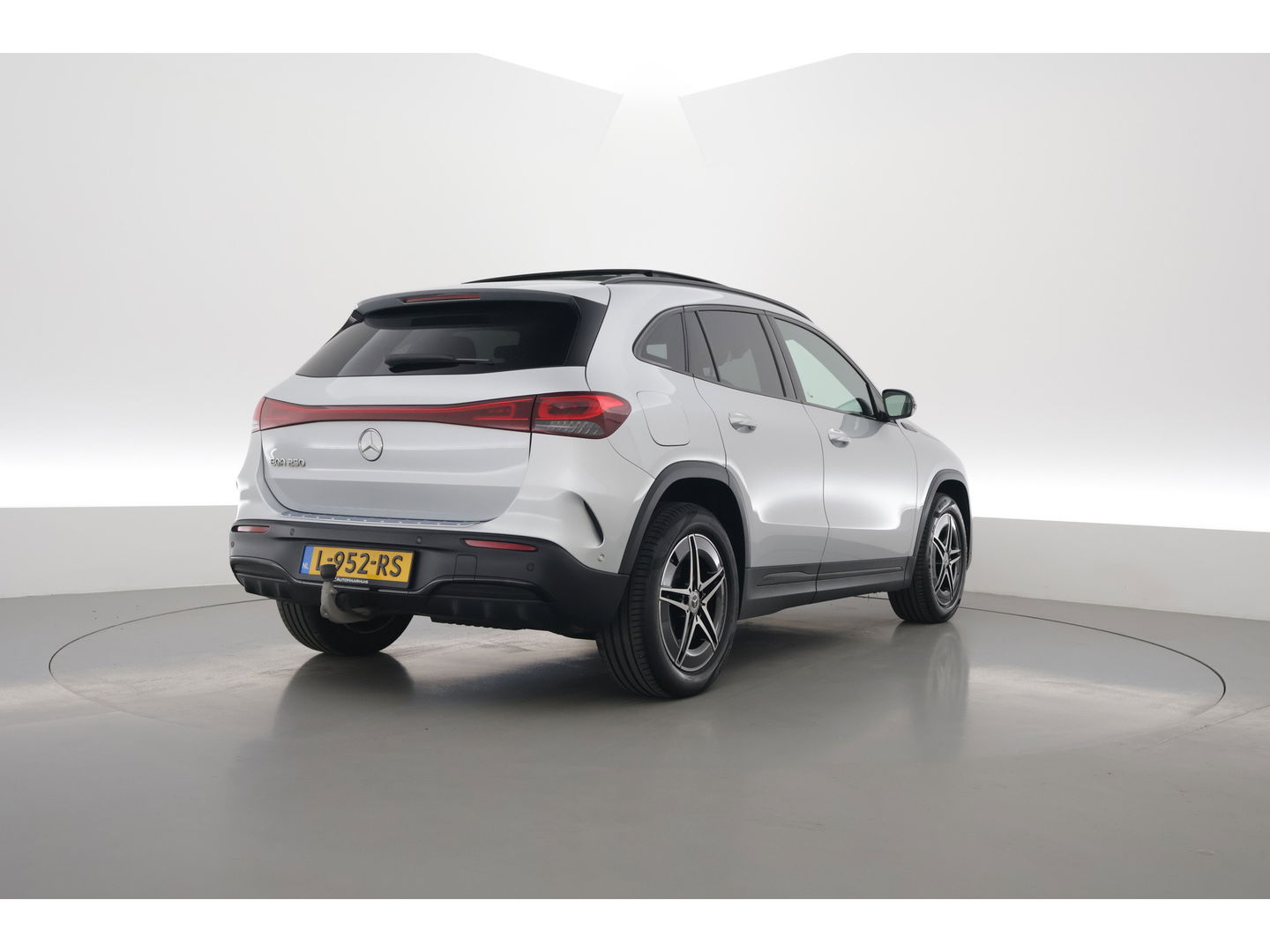 Mercedes-Benz EQA 250 Business Solution AMG 67 kWh | SOH 95.5% | Dig. Cockpit | Pano | Elek. Trekhaak | Stoelverw. | Adapt. Cruise | Camera | 18''