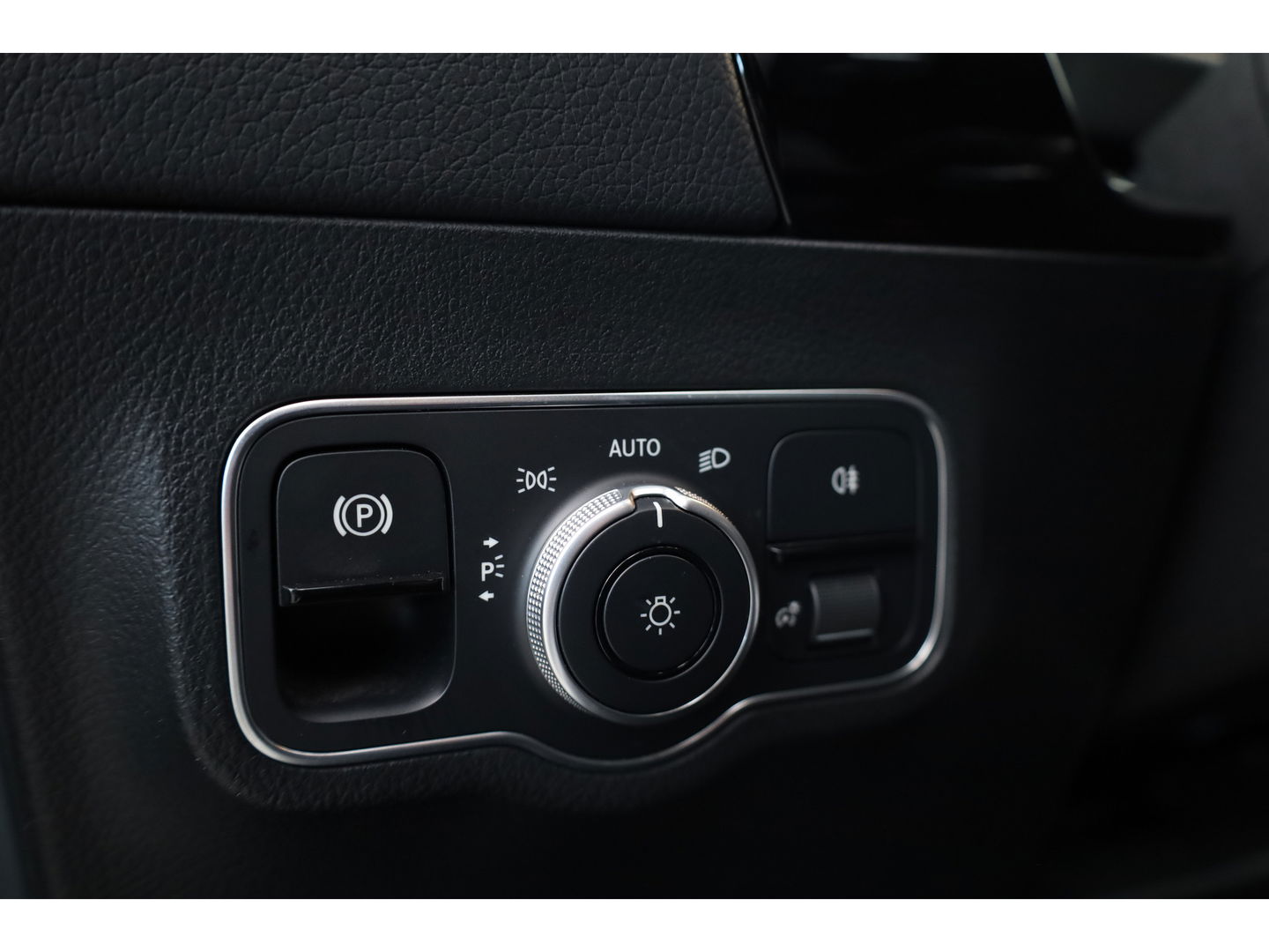 Mercedes-Benz EQA 250 Business Solution AMG 67 kWh | SOH 95.5% | Dig. Cockpit | Pano | Elek. Trekhaak | Stoelverw. | Adapt. Cruise | Camera | 18''