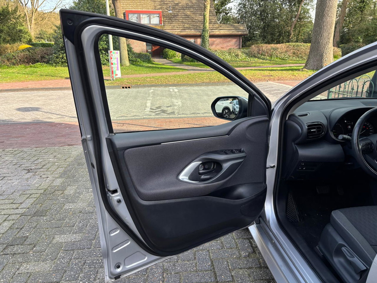 Mazda 2 Hybrid