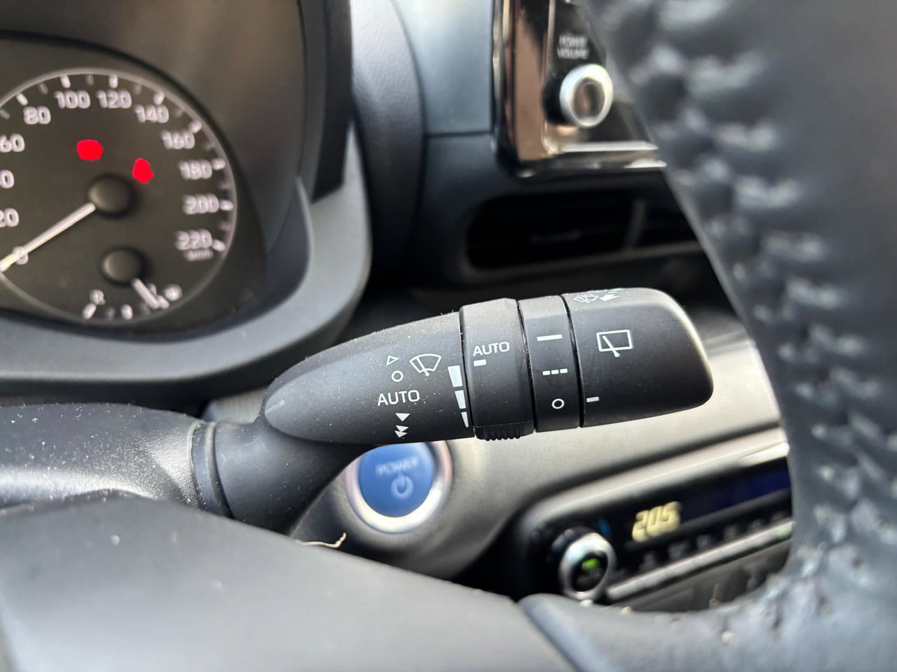 Mazda 2 Hybrid