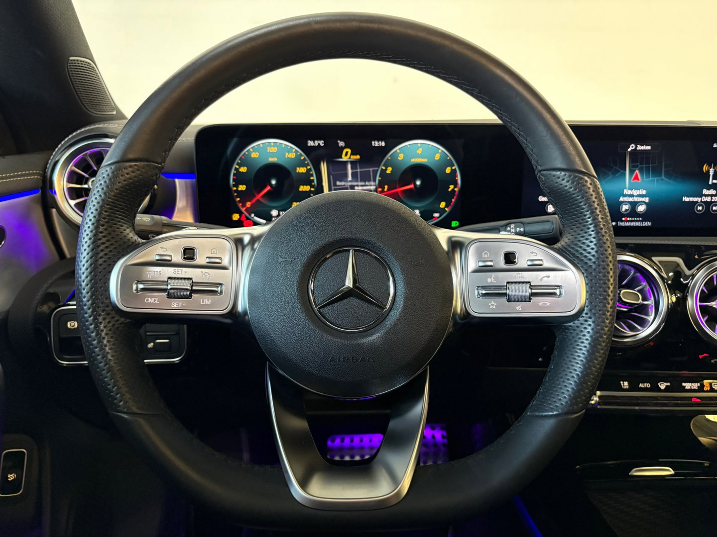 Mercedes-Benz CLA-Klasse 200 Edition, Pano, Sfeer, Burmester, Applecarplay