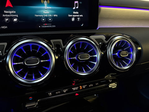 Mercedes-Benz CLA-Klasse 200 Edition, Pano, Sfeer, Burmester, Applecarplay