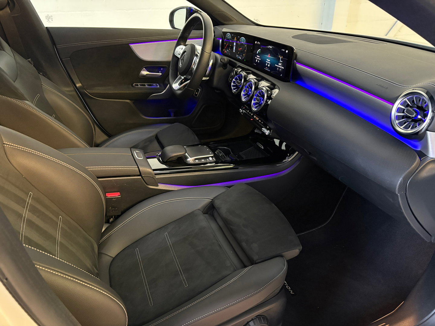 Mercedes-Benz CLA-Klasse 200 Edition, Pano, Sfeer, Burmester, Applecarplay