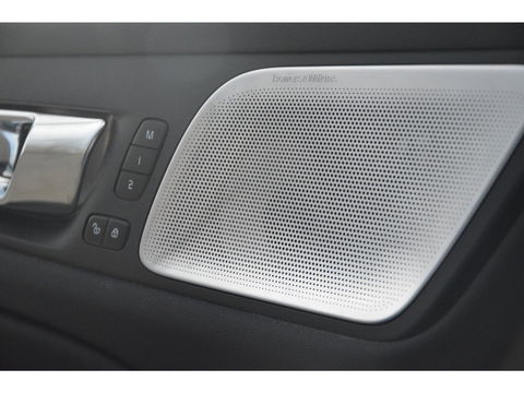 Volvo V60 T6 Hybride Ultimate Dark Long Range | Bowers & Wilkins | Head-Up Display | Panoramadak | Stoel + Stuur Verwarmd |