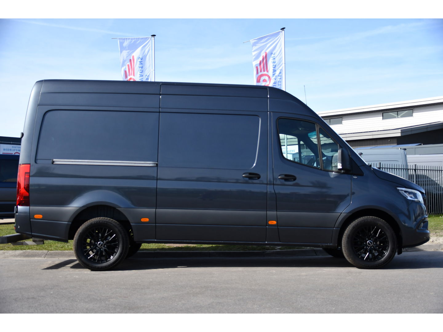 Mercedes-Benz Sprinter 316 2.2 CDI L2H2 PB Edition Adaptieve Cruise, Camera, Carplay, LED, Leder, Stoelverwarming, Clima, Mulitmedia, Uniek!