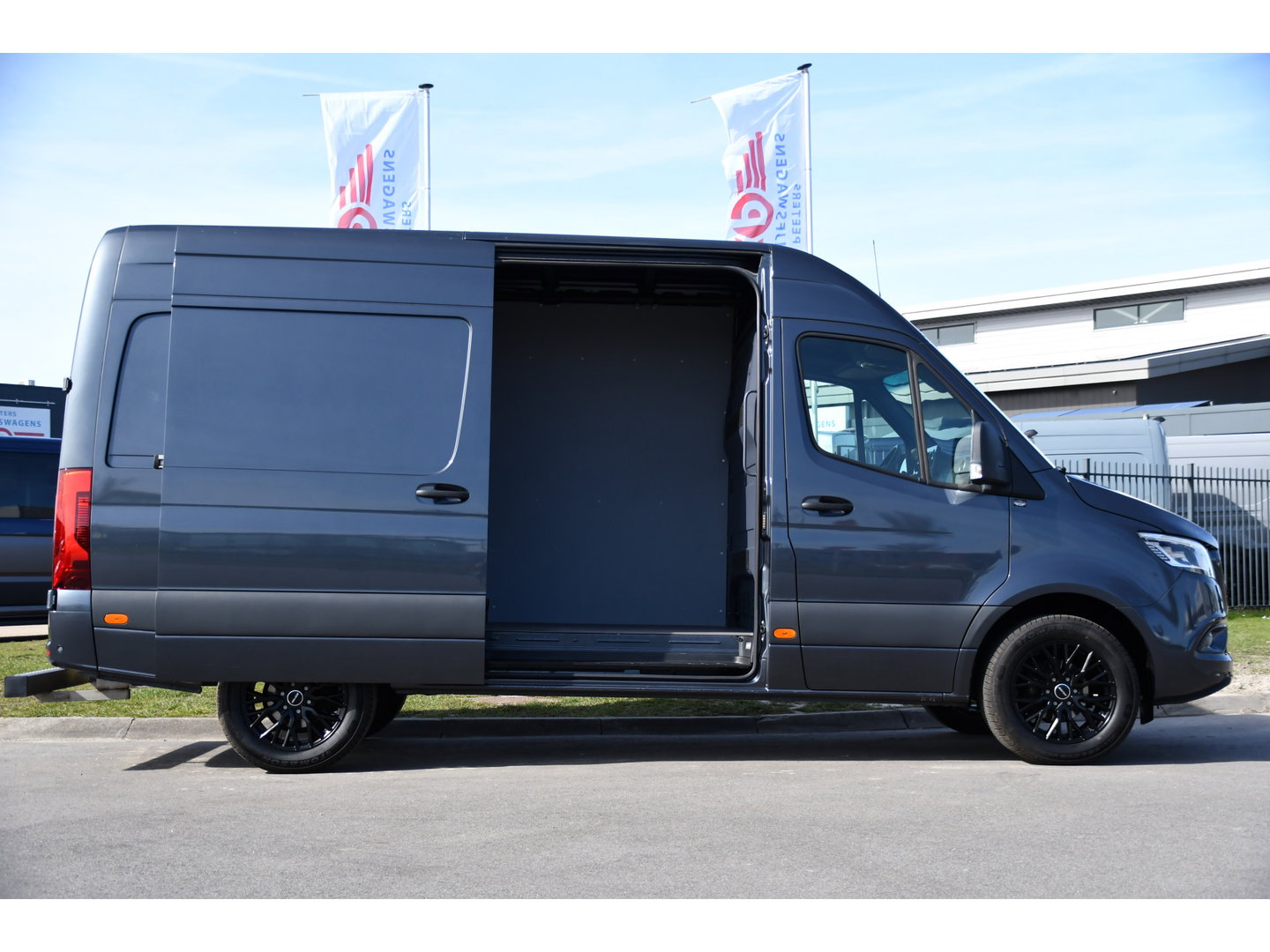 Mercedes-Benz Sprinter 316 2.2 CDI L2H2 PB Edition Adaptieve Cruise, Camera, Carplay, LED, Leder, Stoelverwarming, Clima, Mulitmedia, Uniek!