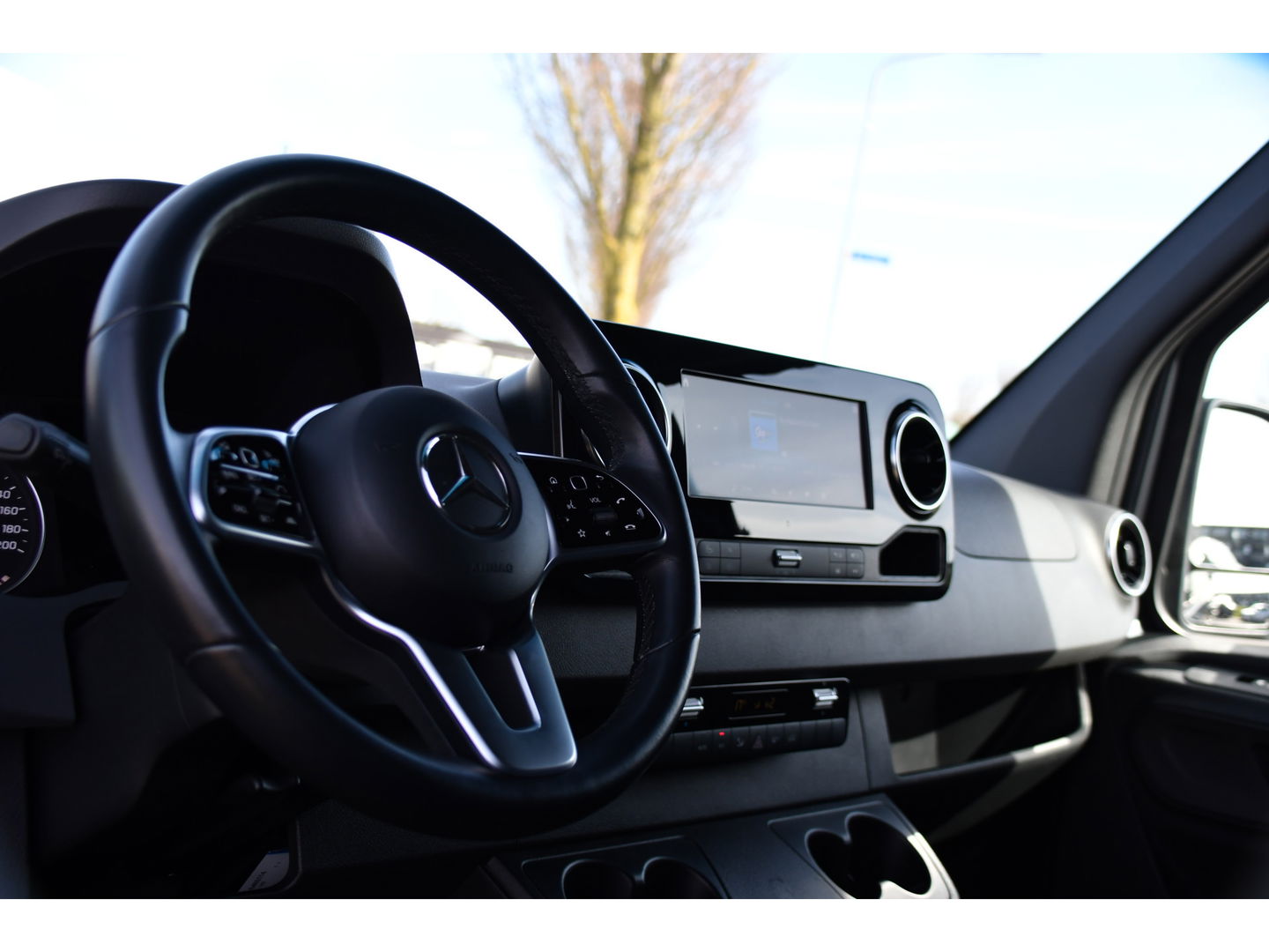 Mercedes-Benz Sprinter 316 2.2 CDI L2H2 PB Edition Adaptieve Cruise, Camera, Carplay, LED, Leder, Stoelverwarming, Clima, Mulitmedia, Uniek!