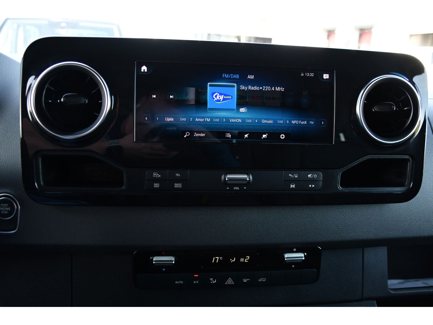 Mercedes-Benz Sprinter 316 2.2 CDI L2H2 PB Edition Adaptieve Cruise, Camera, Carplay, LED, Leder, Stoelverwarming, Clima, Mulitmedia, Uniek!