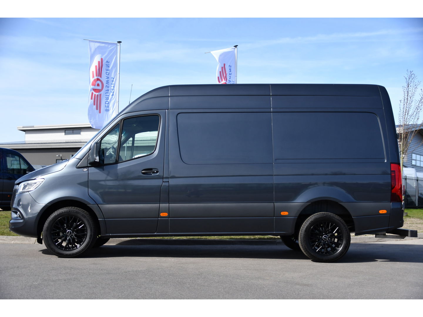 Mercedes-Benz Sprinter 316 2.2 CDI L2H2 PB Edition Adaptieve Cruise, Camera, Carplay, LED, Leder, Stoelverwarming, Clima, Mulitmedia, Uniek!