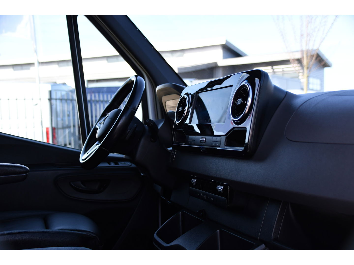 Mercedes-Benz Sprinter 319 V6 3.0 CDI L2H2 PB Edition Cruise, 360 Camera, Carplay, LED, 190pk, Leder, Multimedia, Uniek!