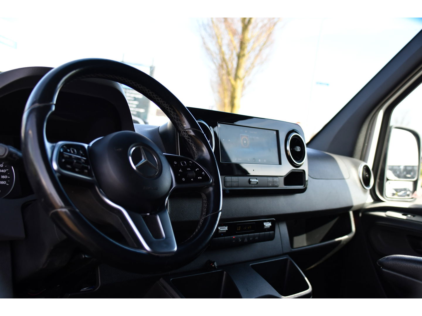 Mercedes-Benz Sprinter 319 V6 3.0 CDI L2H2 PB Edition Cruise, 360 Camera, Carplay, LED, 190pk, Leder, Multimedia, Uniek!