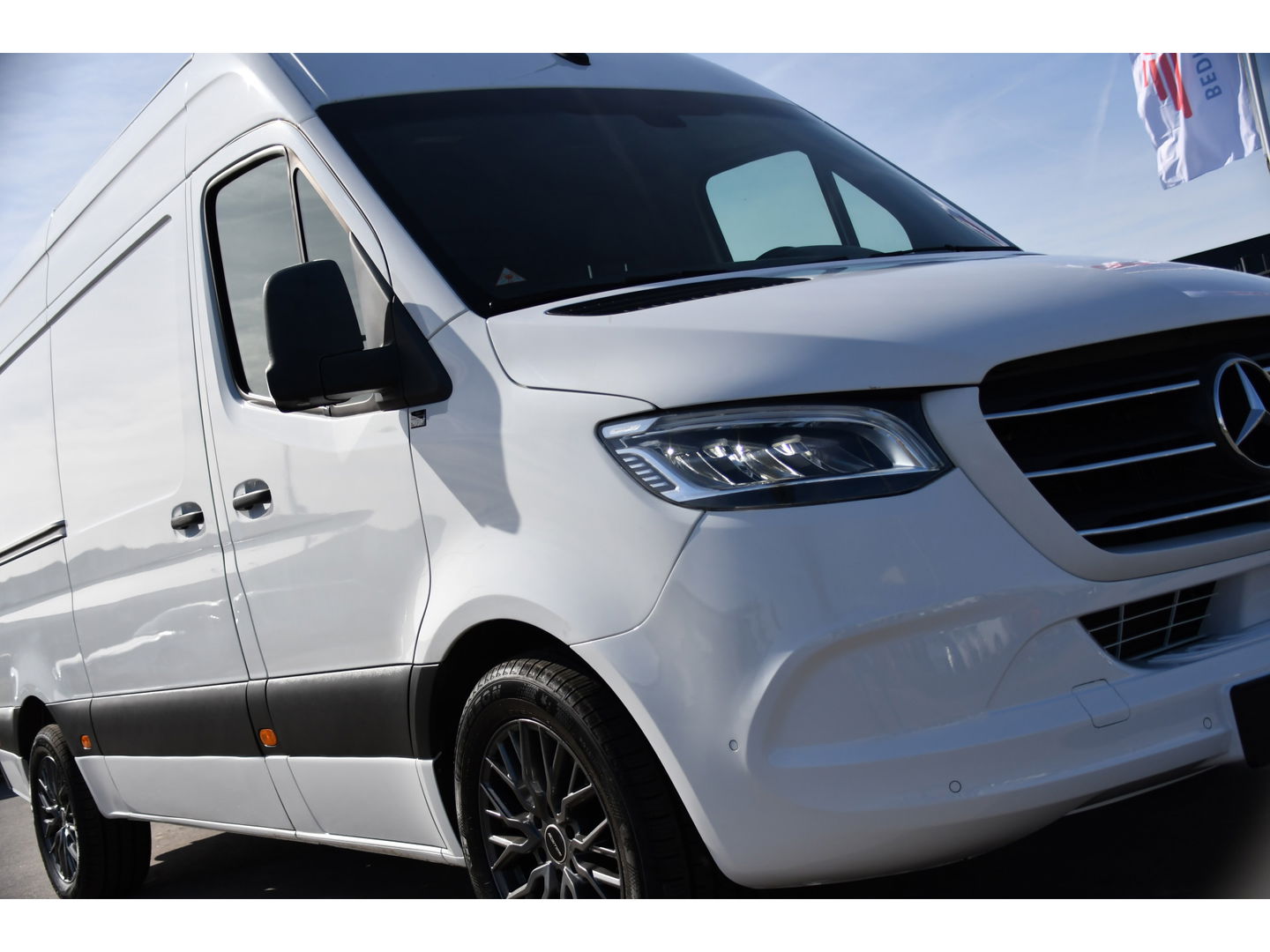 Mercedes-Benz Sprinter 319 V6 3.0 CDI L2H2 PB Edition Cruise, 360 Camera, Carplay, LED, 190pk, Leder, Multimedia, Uniek!