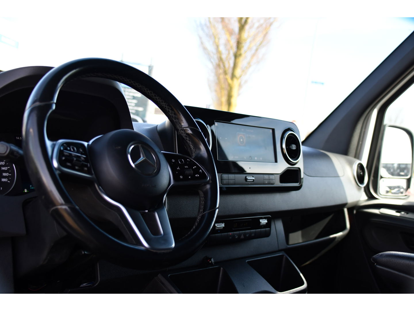 Mercedes-Benz Sprinter 319 V6 3.0 CDI L2H2 PB Edition Cruise, 360 Camera, Carplay, LED, 190pk, Leder, Multimedia, Uniek!