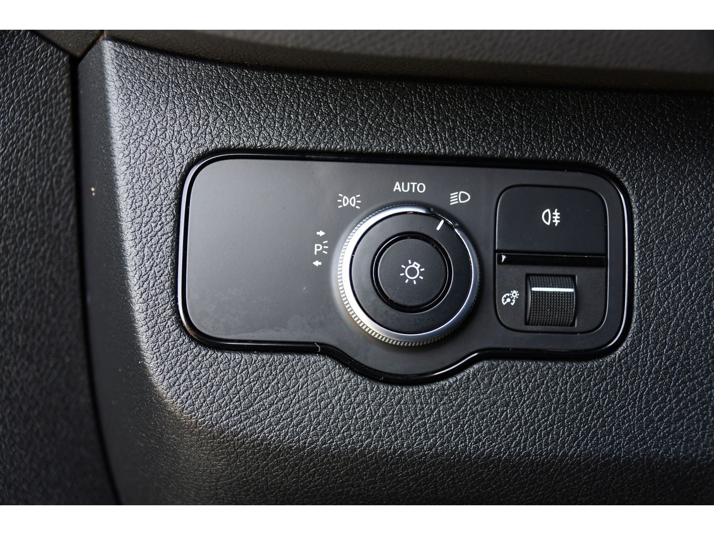 Mercedes-Benz Sprinter 319 V6 3.0 CDI L2H2 PB Edition Cruise, 360 Camera, Carplay, LED, 190pk, Leder, Multimedia, Uniek!