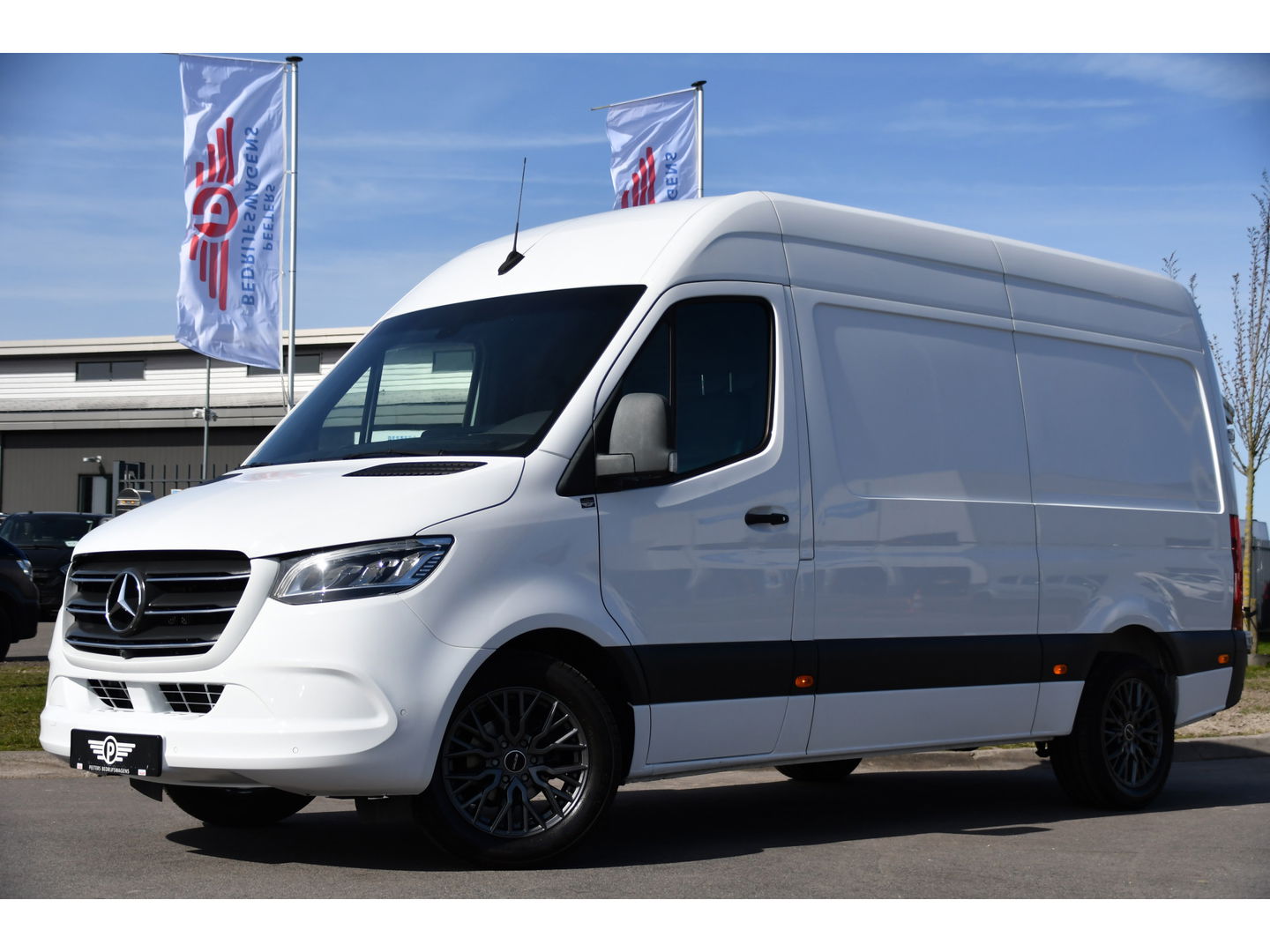 Mercedes-Benz Sprinter 319 V6 3.0 CDI L2H2 PB Edition Cruise, 360 Camera, Carplay, LED, 190pk, Leder, Multimedia, Uniek!
