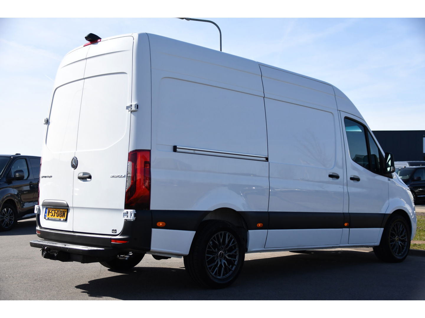 Mercedes-Benz Sprinter 319 V6 3.0 CDI L2H2 PB Edition Cruise, 360 Camera, Carplay, LED, 190pk, Leder, Multimedia, Uniek!