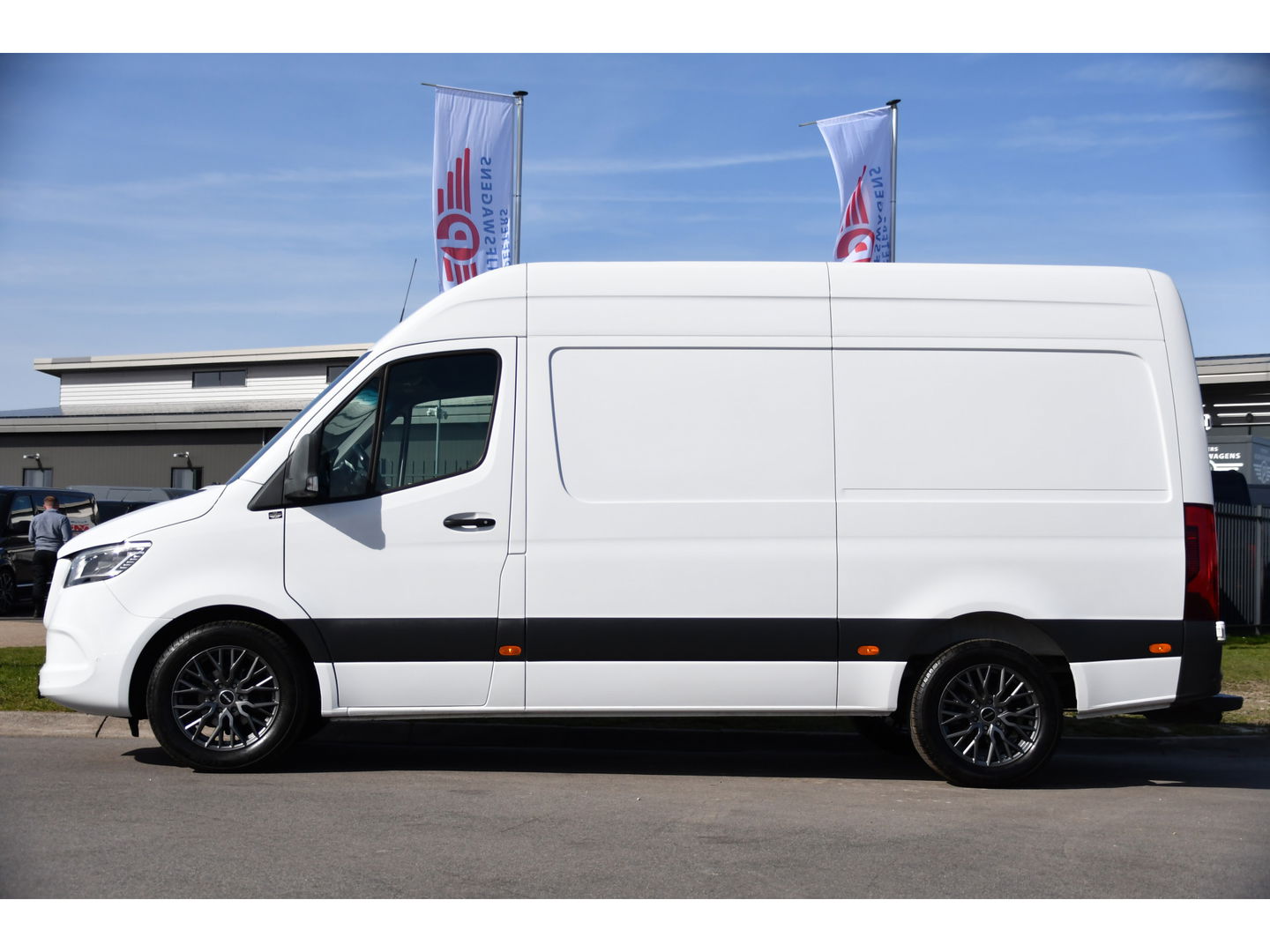 Mercedes-Benz Sprinter 319 V6 3.0 CDI L2H2 PB Edition Cruise, 360 Camera, Carplay, LED, 190pk, Leder, Multimedia, Uniek!