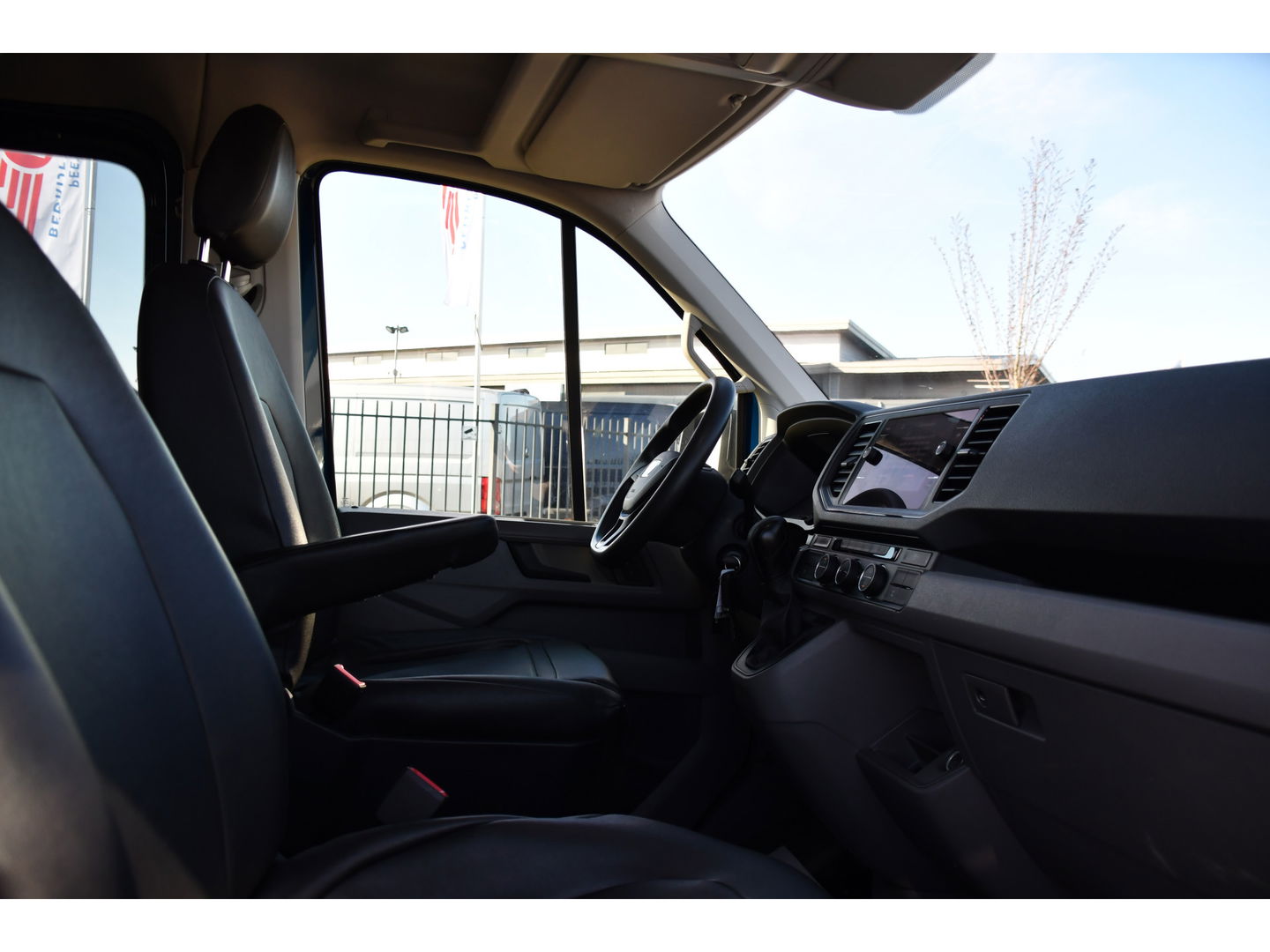 MAN TGE 3.180 35 2.0 L3H2 4x4 DC Cruise, Camera, Carplay, LED, Voorruit verwarming, Multimedia, 177pk, Automaat, Uniek!