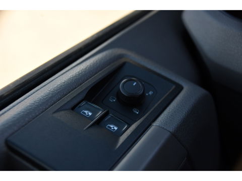 MAN TGE 3.180 35 2.0 L3H2 4x4 DC Cruise, Camera, Carplay, LED, Voorruit verwarming, Multimedia, 177pk, Automaat, Uniek!