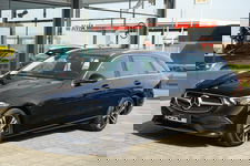 Mercedes-Benz C-Klasse - 300 e Luxury Line | PANO | ACC | Massage | Trekhaak