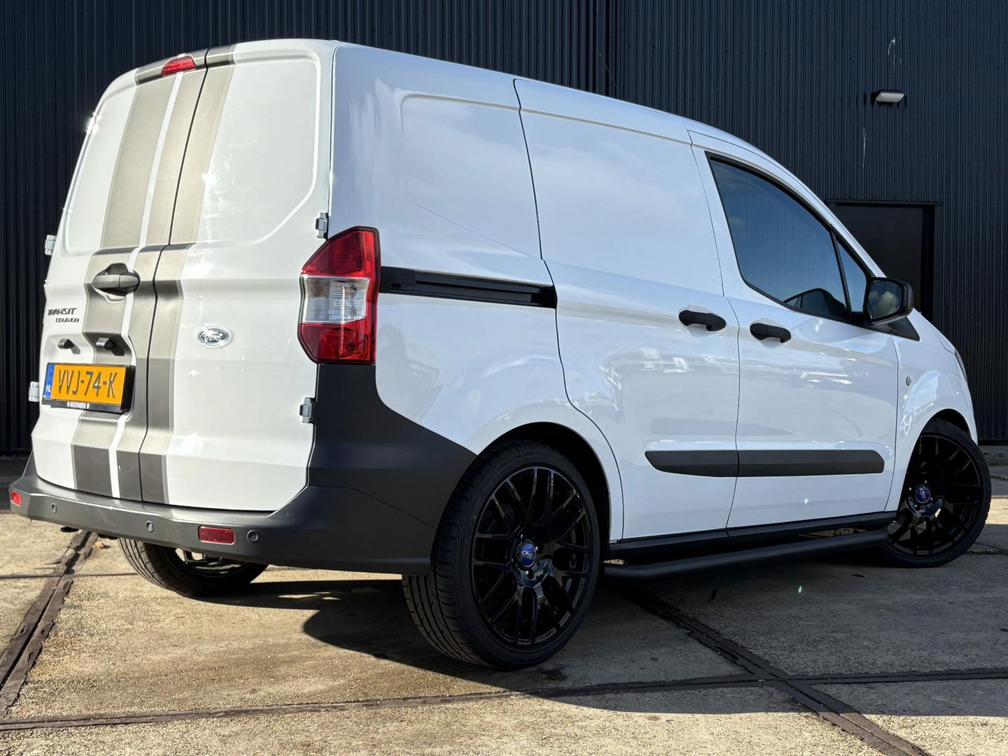 Ford Transit Courier 1.5 TDCI SPORT | CRISE| EURO 6 | 2x SCHUIF | CARPLAY |
