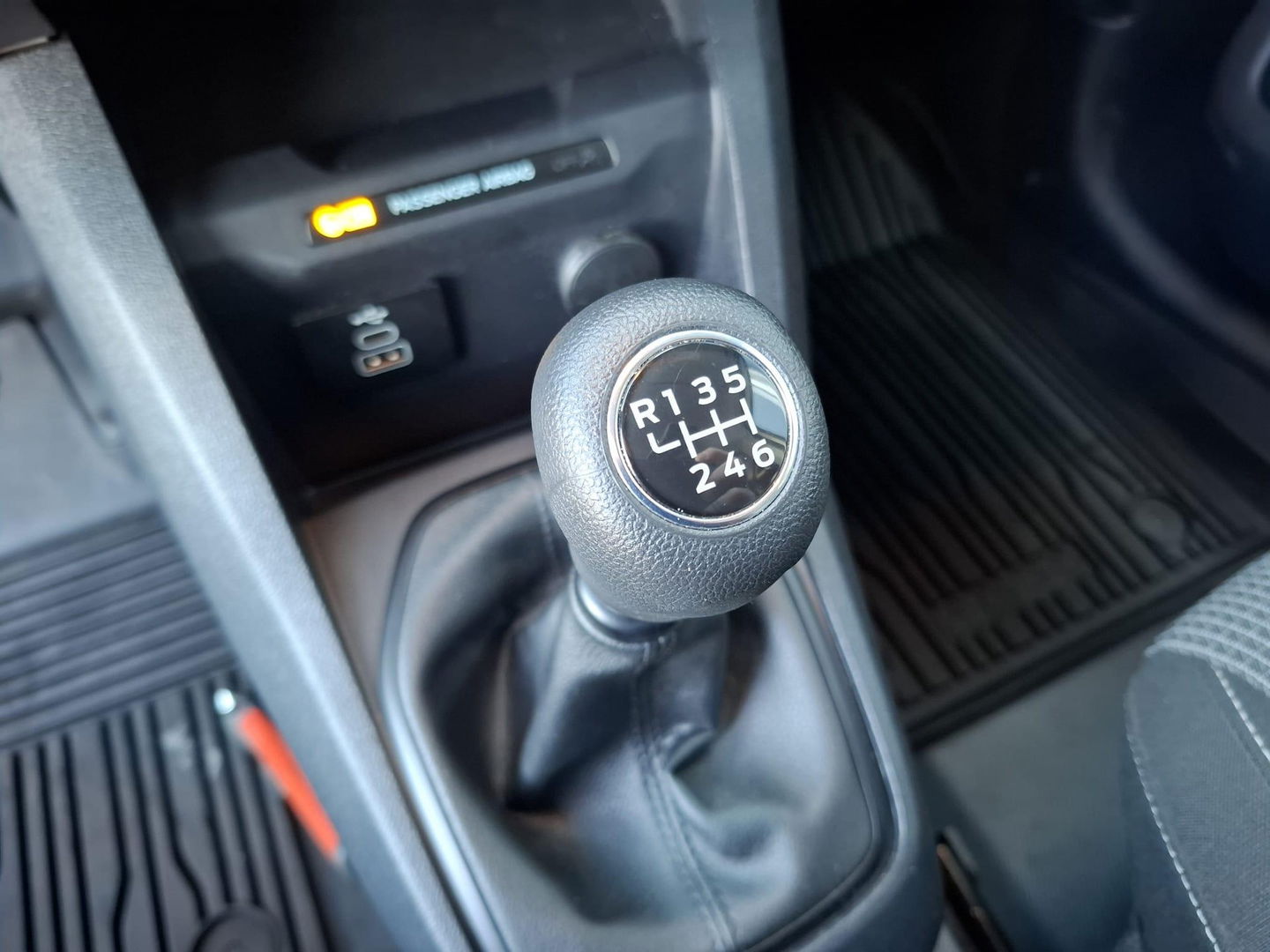 Ford Transit Courier 1.5 EcoBlue Trend CAMERA / CARPLAY / ADAPTIVE CRUISE / FABRIEKS GARANTIE