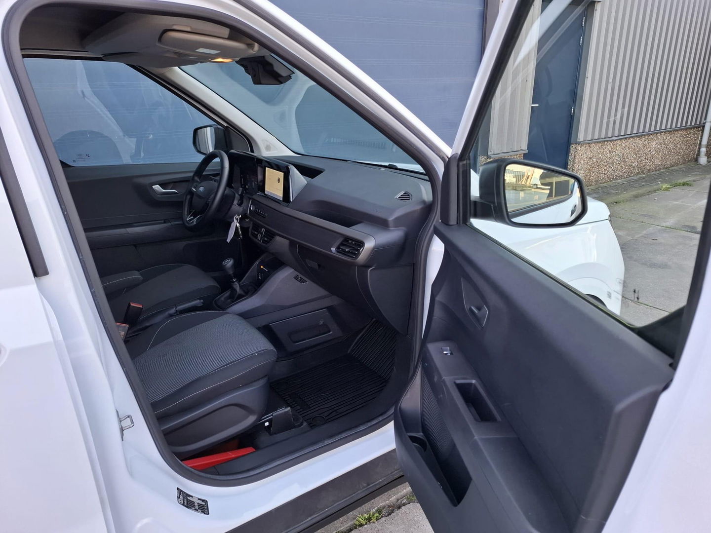 Ford Transit Courier 1.5 EcoBlue Trend CAMERA / CARPLAY / ADAPTIVE CRUISE / FABRIEKS GARANTIE