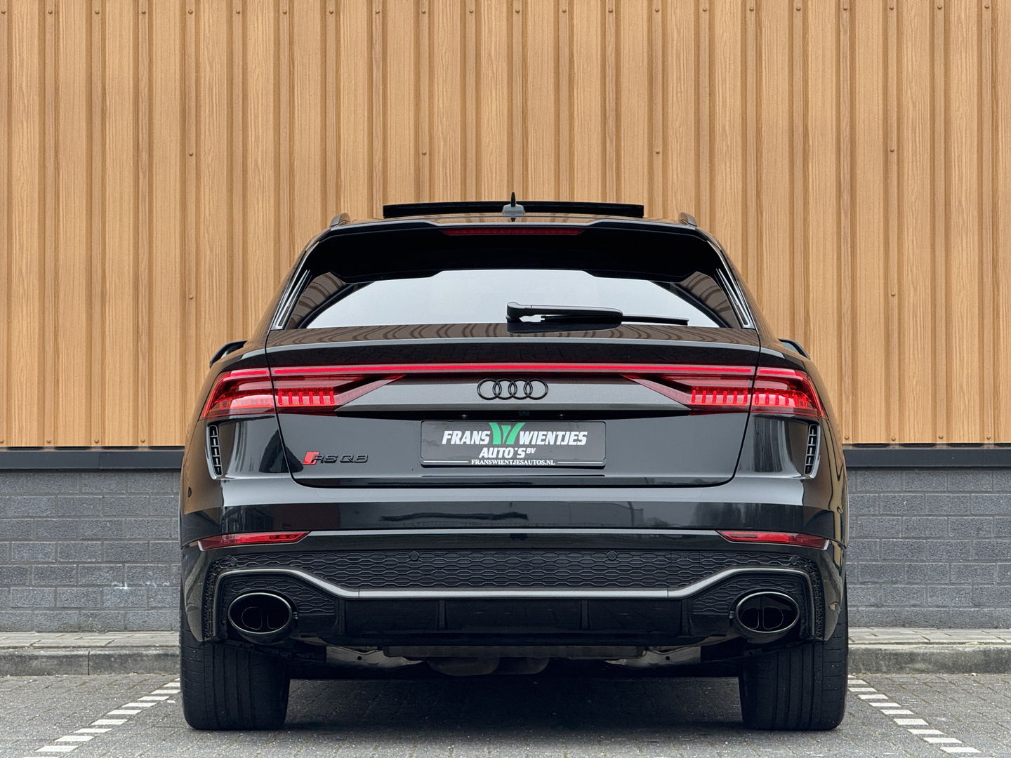 Audi RS Q8 4.0 TFSI RS Q8 quattro | Carbon Optiek Pakket | Dynamic Plus | Keramisch | 23'' lichtmetaal | Panoramadak | Massage | 600 Pk! | Head-up display | Trekhaak | Bang & Olufson |