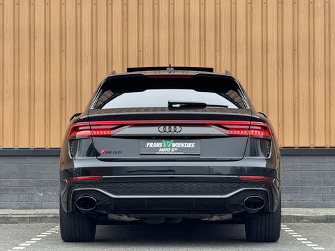 Audi RS Q8 4.0 TFSI RS Q8 quattro | Carbon Optiek Pakket | Dynamic Plus | Keramisch | 23'' lichtmetaal | Panoramadak | Massage | 600 Pk! | Head-up display | Trekhaak | Bang & Olufson |