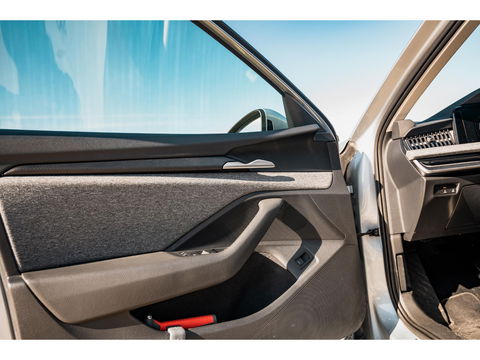 Škoda Superb Combi 1.5 TSI MHEV First Edition | TREKHAAK | CAMERA | LED | ALL SEASON BANDEN