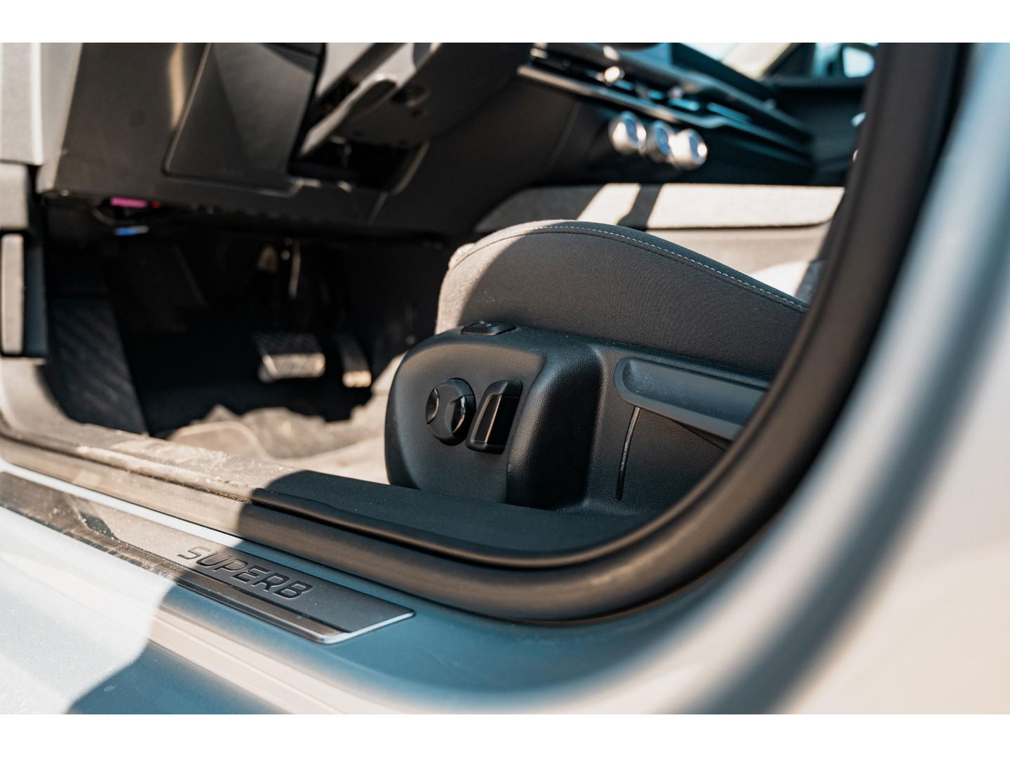 Škoda Superb Combi 1.5 TSI MHEV First Edition | TREKHAAK | CAMERA | LED | ALL SEASON BANDEN