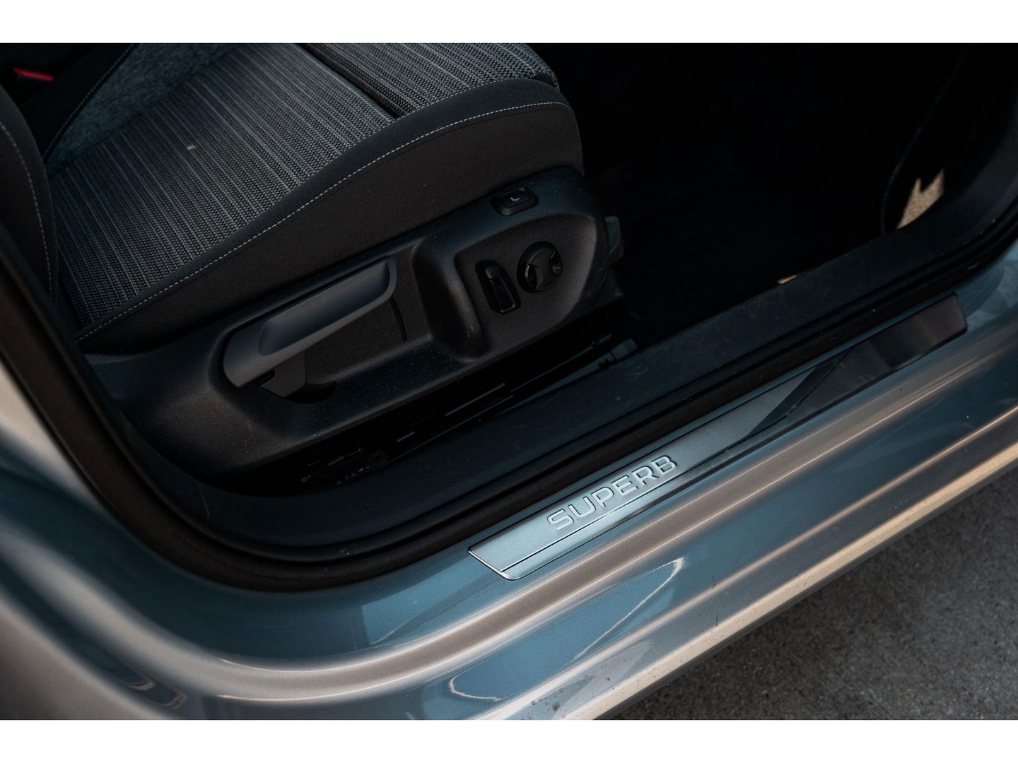 Škoda Superb Combi 1.5 TSI MHEV First Edition | TREKHAAK | CAMERA | LED | ALL SEASON BANDEN