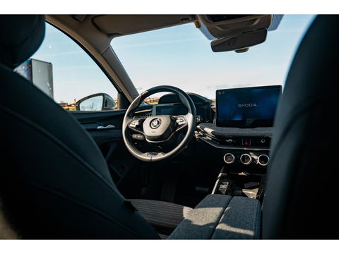 Škoda Superb Combi 1.5 TSI MHEV First Edition | TREKHAAK | CAMERA | LED | ALL SEASON BANDEN