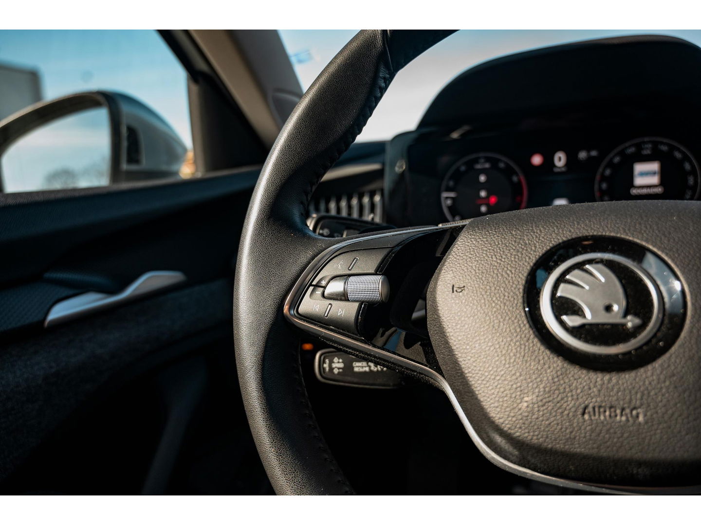 Škoda Superb Combi 1.5 TSI MHEV First Edition | TREKHAAK | CAMERA | LED | ALL SEASON BANDEN